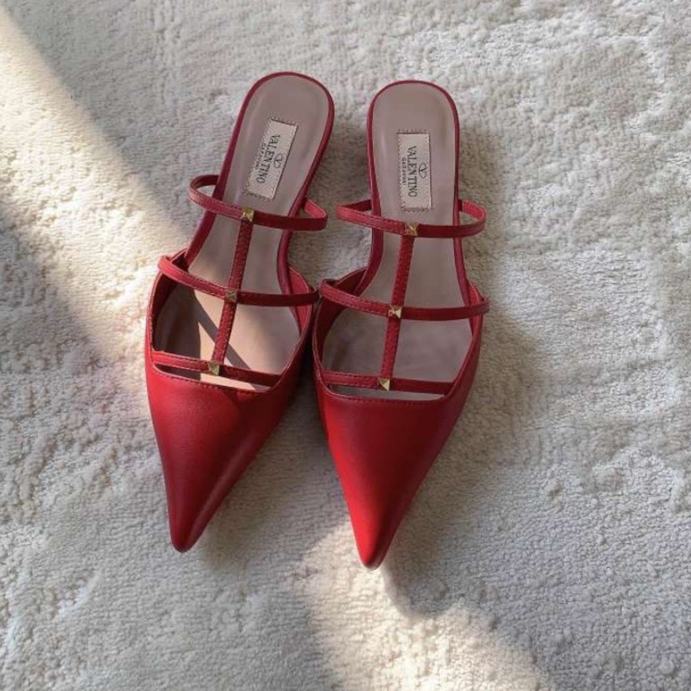 Leather Valentino Sandals Size 39